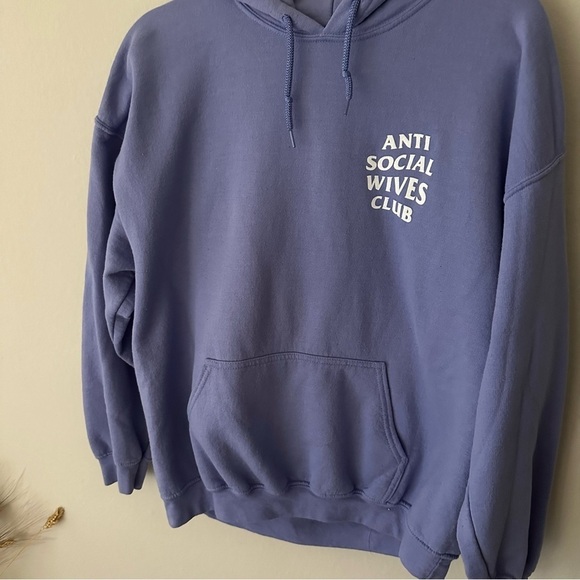 Anti Social Wives Club Hoodie Sweatshirt in Periwinkle Size Medium - Picture 9 of 11